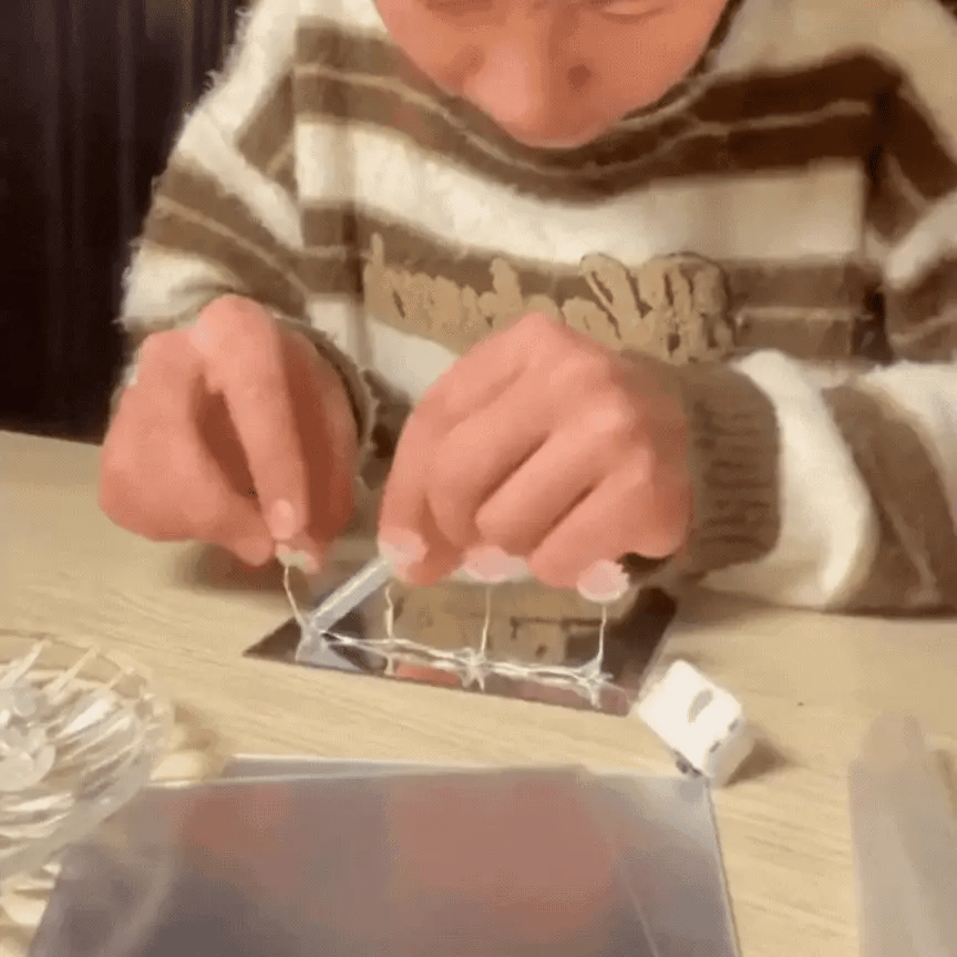 Lampara LED Cubo de Tulipanes Para Armar